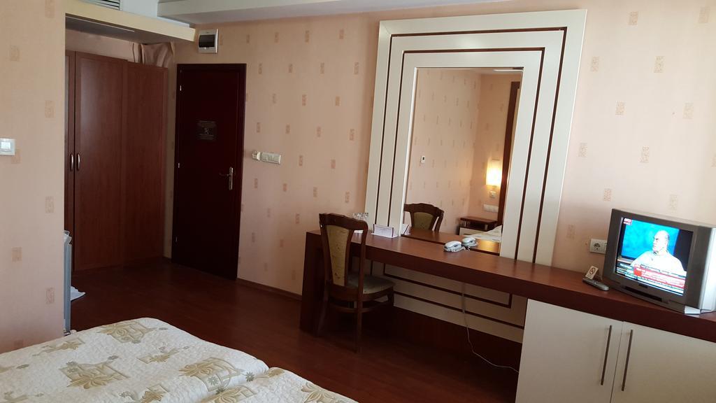 Bozukova House Hotell Sliven Rum bild