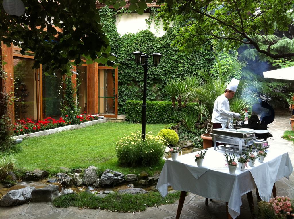Bozukova House Hotell Sliven Exteriör bild