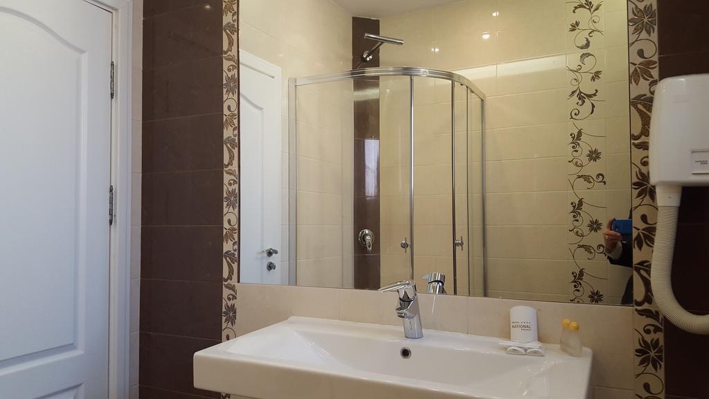 Bozukova House Hotell Sliven Rum bild