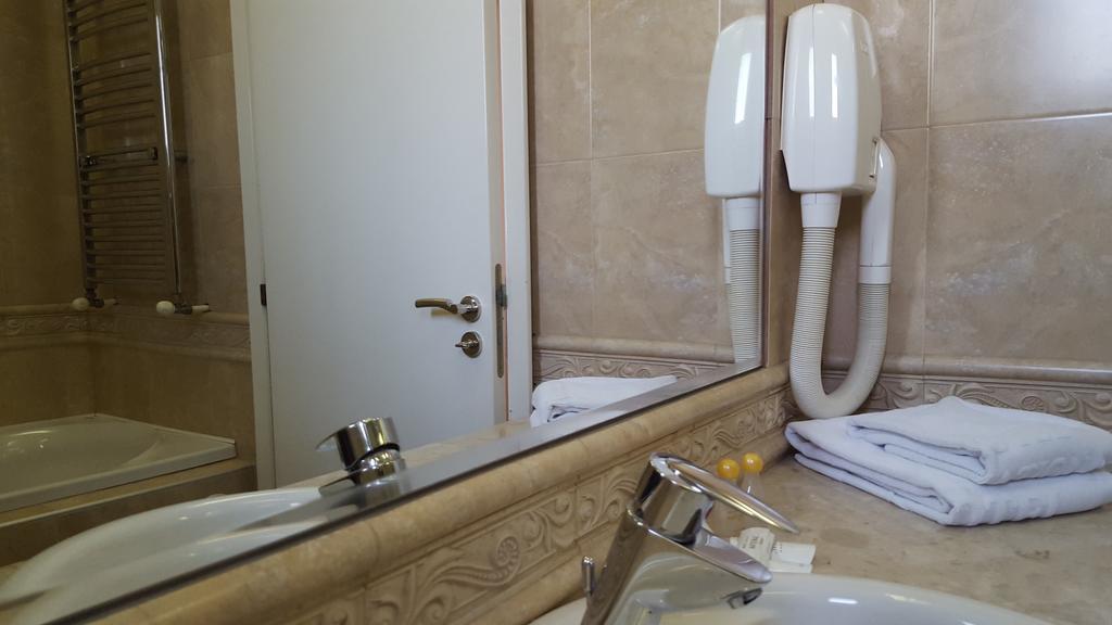Bozukova House Hotell Sliven Rum bild