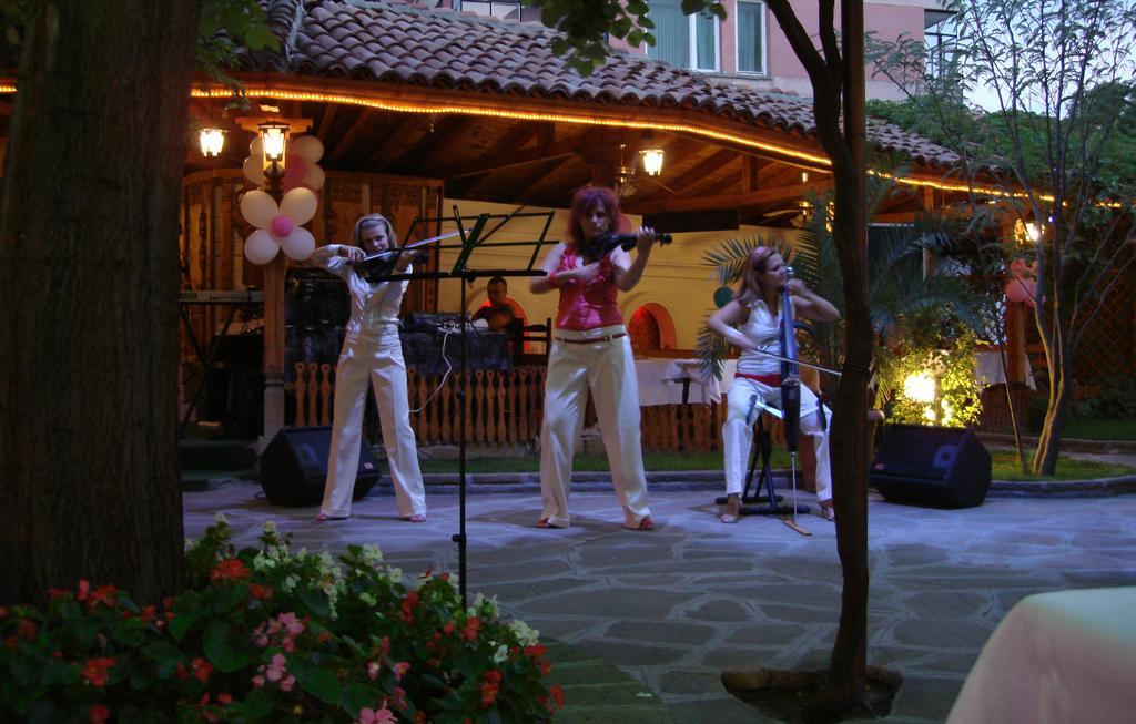 Bozukova House Hotell Sliven Exteriör bild