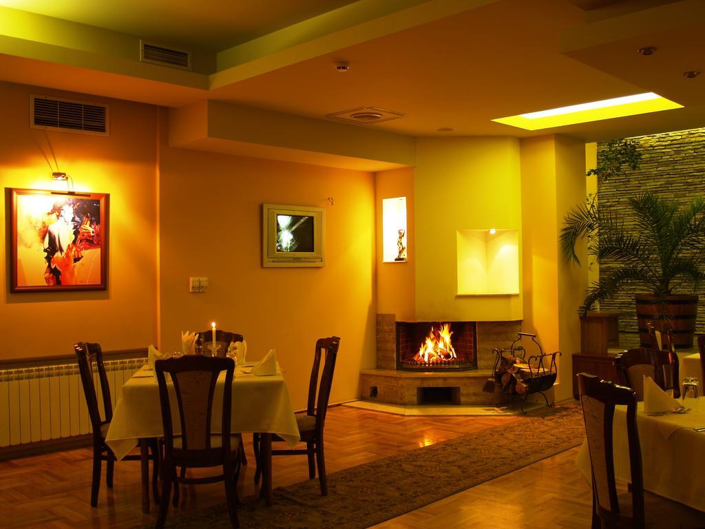 Bozukova House Hotell Sliven Exteriör bild